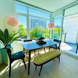 Apartment Lovely 2 Bedroom Downtown With Free Parking, Victoria